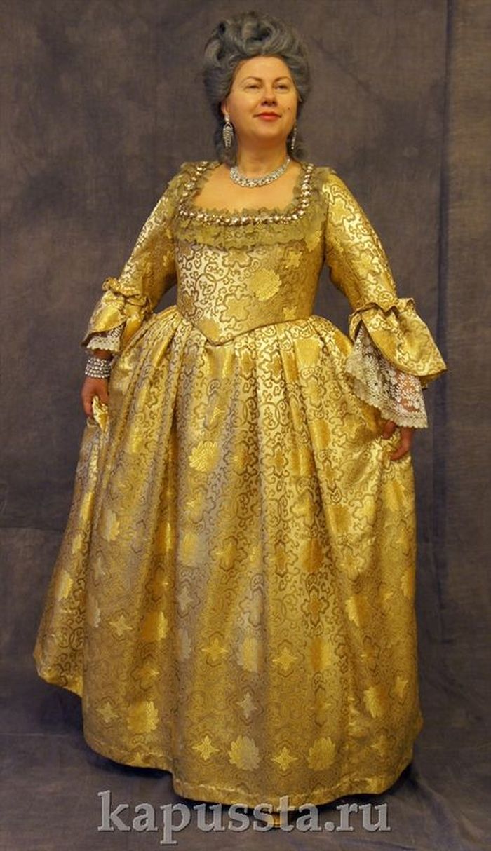 Платье золотое эпохи Рококо